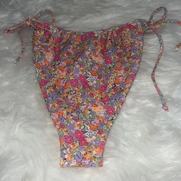 Skatie flower bikini bottom XL - Picture 4 of 4